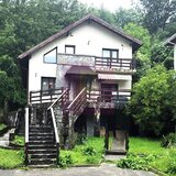 Vila in Sinaia cu parau in curte si view superb